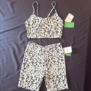 NWT Forever 21 B&W Abstract Print Active Set